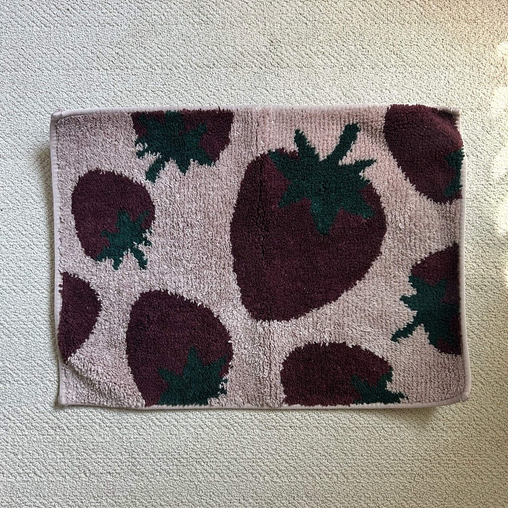 strawberry bath mat